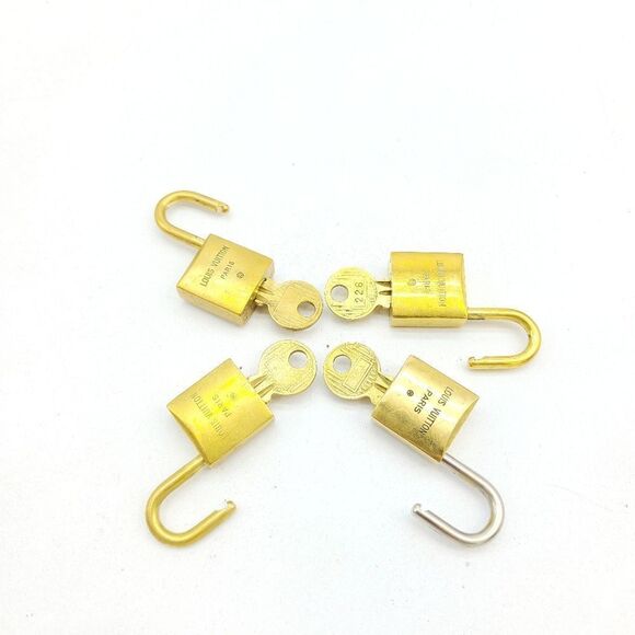 One Louis Vuitton Key Set - Picture 4 of 6